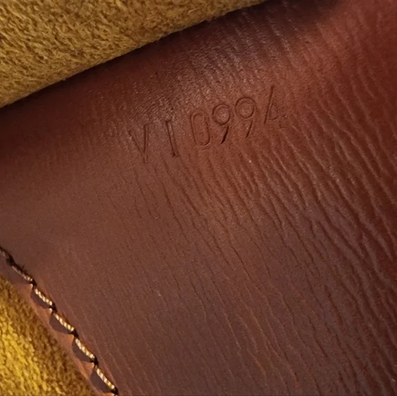 Louis Vuitton Epi Cluny -Brown